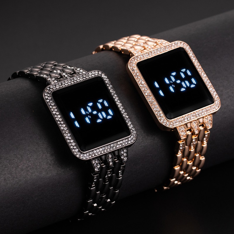 Luxury Diamond Digital Watches - Women Accessories Display recension och pris